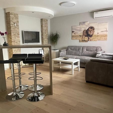 Apartamento Leo Ni Exterior foto